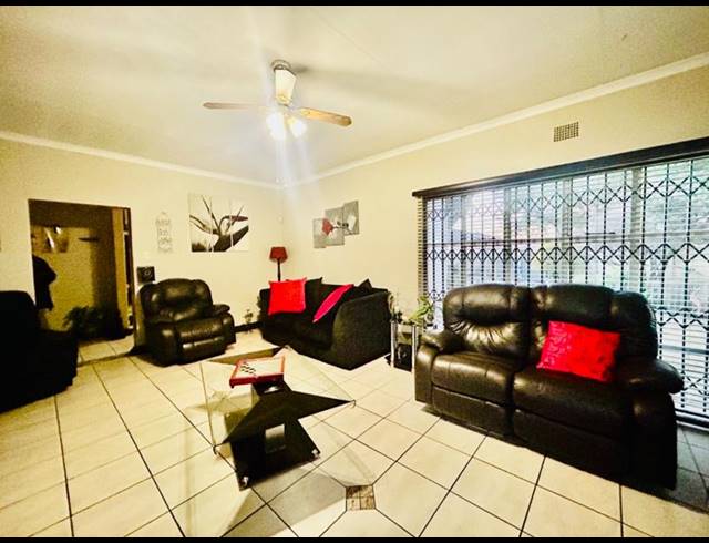 4 BEDROOM HOUSE FOR SALE IN VANDERBIJLPARK CE 3